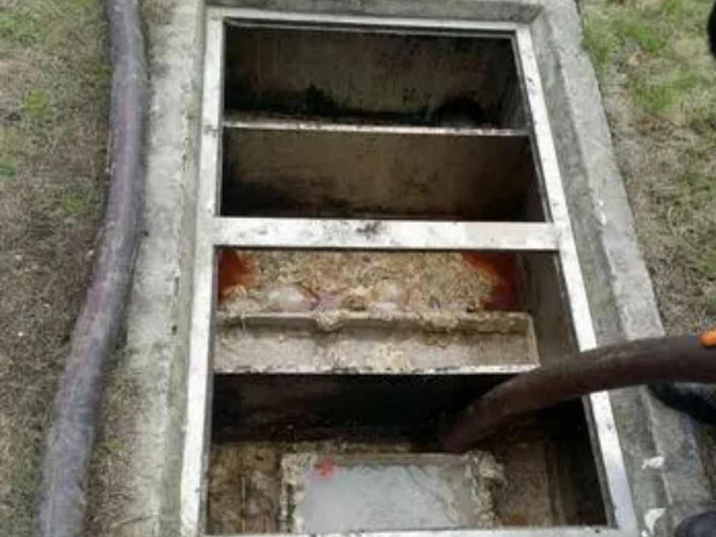 广华办事处隔油池清理